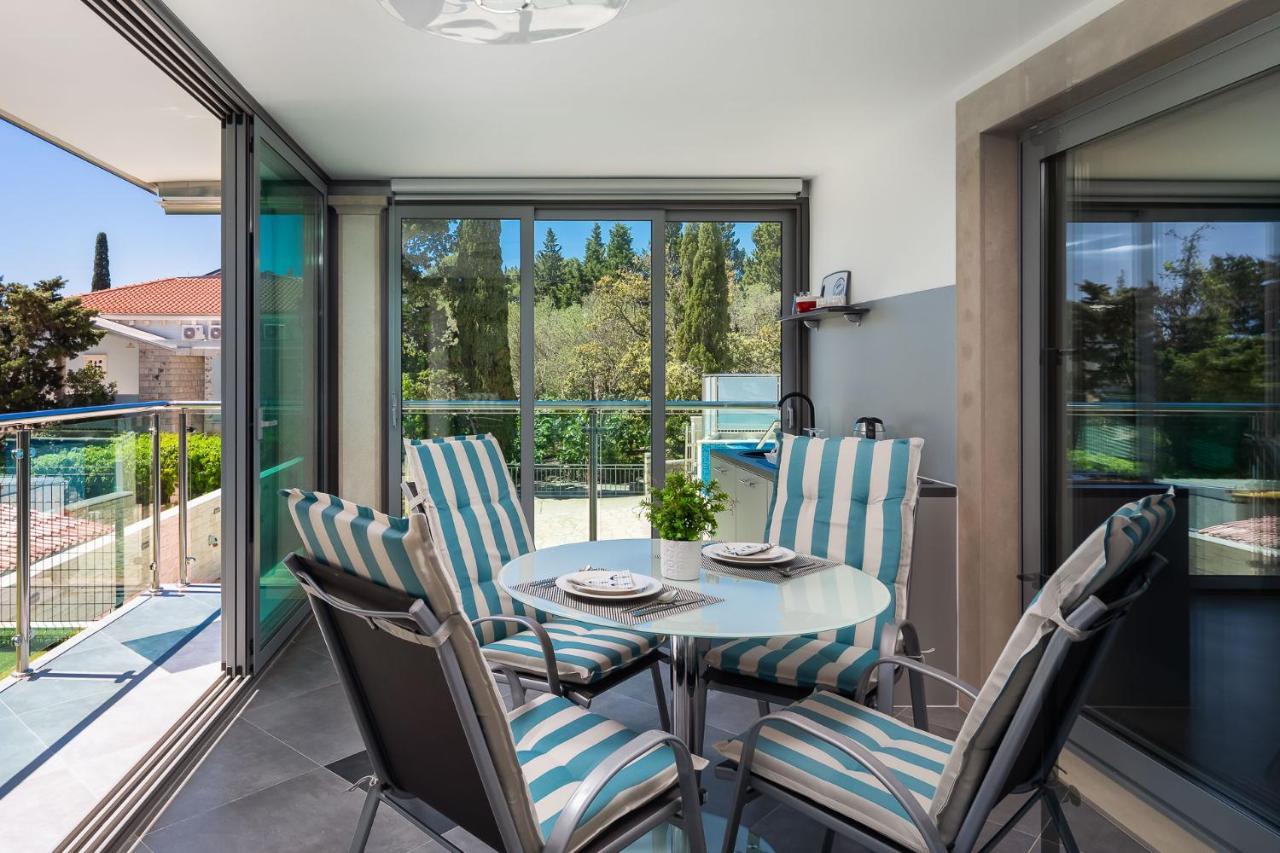 Villa Aqua - Adults Only Bol Exterior photo